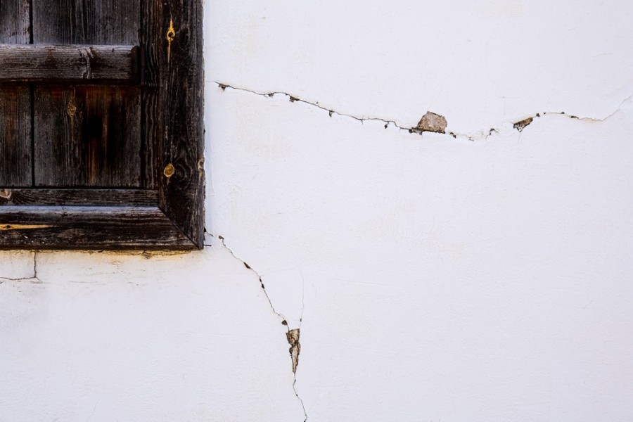 Quelle solution quand on a une fissure horizontale dans la maison ?